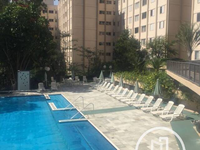 Apartamento para Comprar em São Paulo - 2