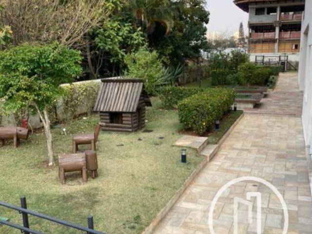 #18RD8ML - Apartamento para Comprar em São Paulo - SP