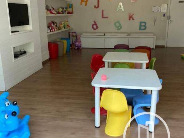 #18RD8ML - Apartamento para Comprar em São Paulo - SP