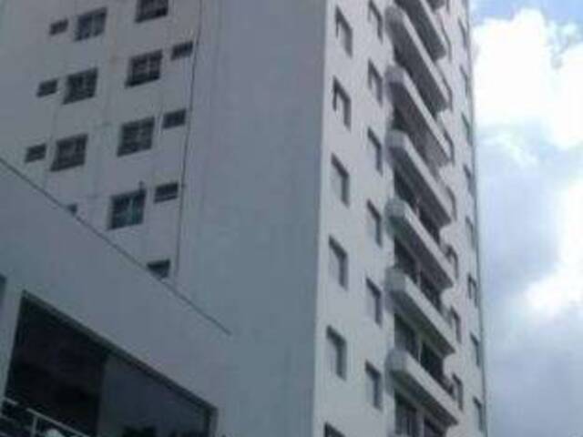 Apartamento para Comprar em São Paulo - 2
