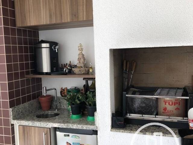 Apartamento para Comprar em São Paulo - 2