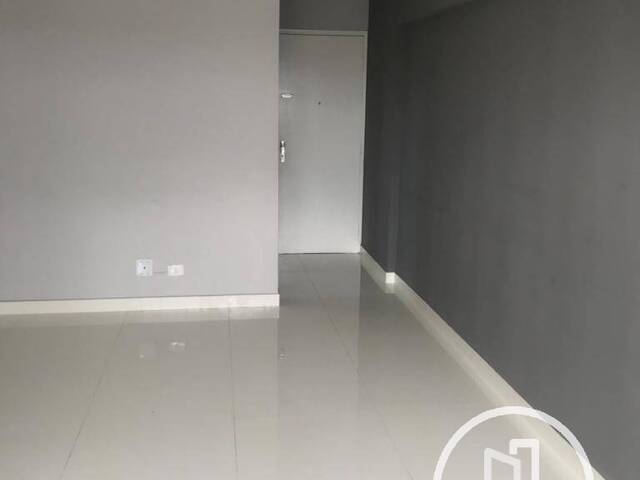 Apartamento para Comprar em São Paulo - 2