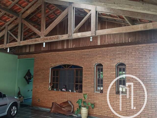 #8HIN9B - Casa para Comprar em São Paulo - SP