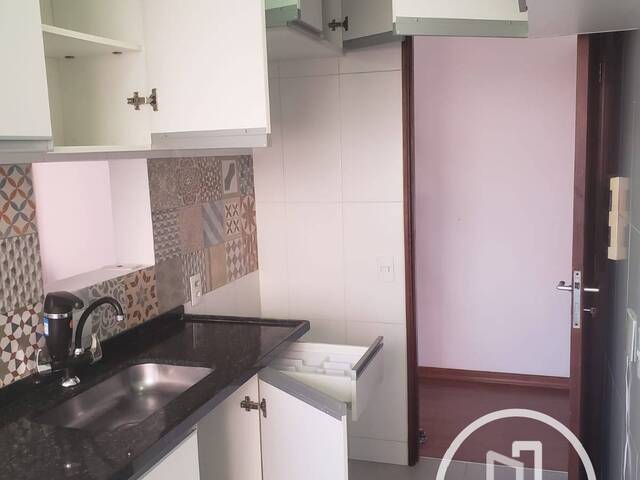 #8Q2N9B - Apartamento para Comprar em São Paulo - SP