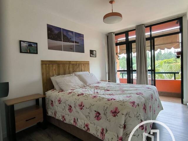 #15758ML - Apartamento para Comprar em São Paulo - SP - 2
