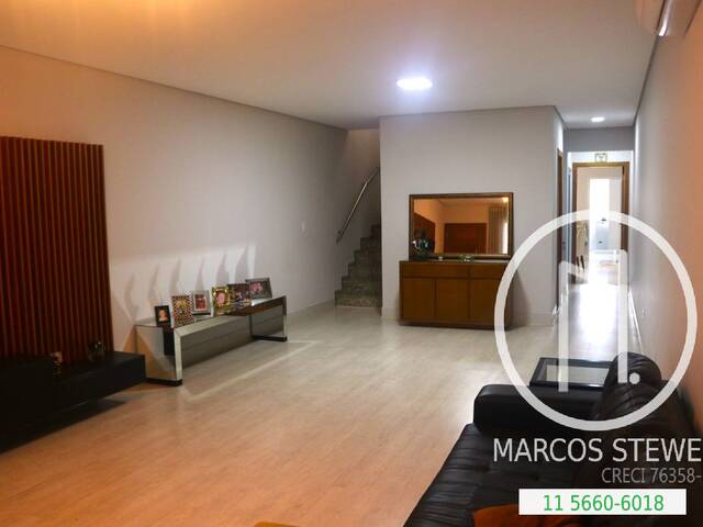 #E10N9B - Casa para Comprar em São Paulo - SP