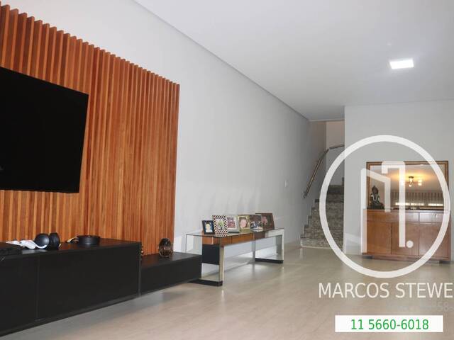 #E10N9B - Casa para Comprar em São Paulo - SP