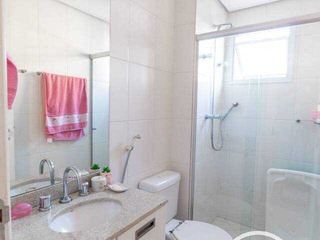 #19FEN9B - Apartamento para Comprar em São Paulo - SP