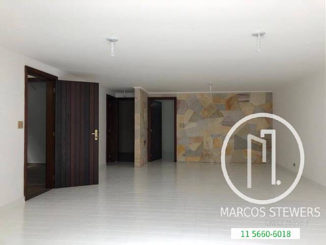 #11KMN9B - Galpão para Comprar em São Paulo - SP