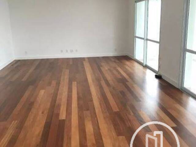 Apartamento para Comprar em São Paulo - 2